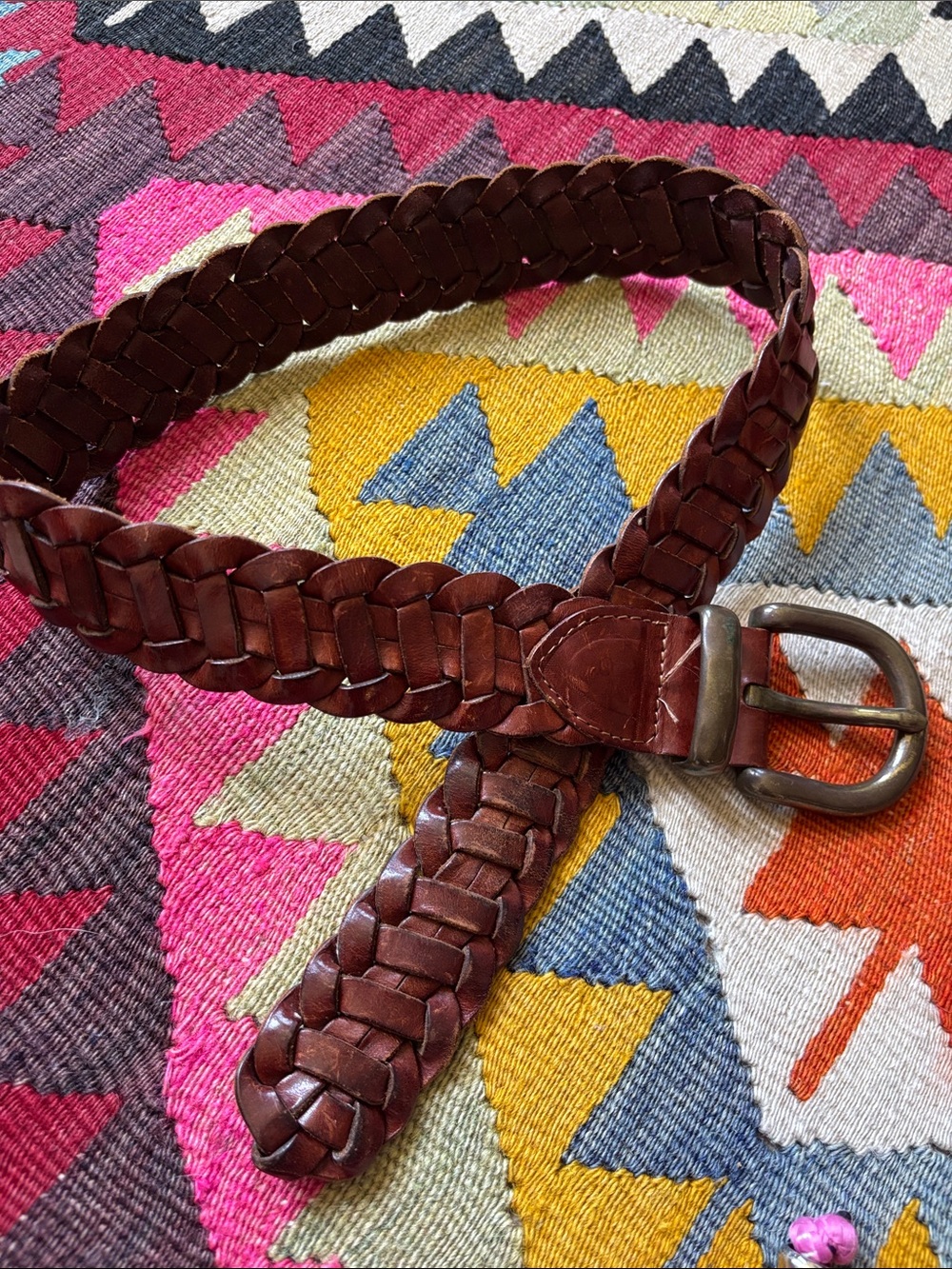 Gorgeous Vintage DKNY 
Woven Leather Belt
Brown patina leather
Brass buckle